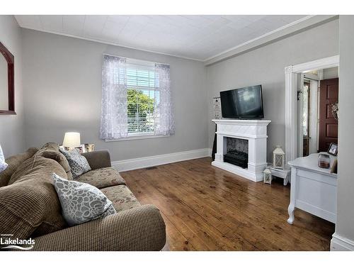 523 Hurontario Street, Collingwood, ON - Indoor Photo Showing Living Room With Fireplace