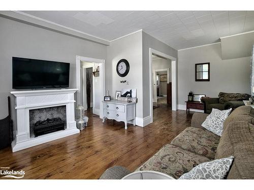 523 Hurontario Street, Collingwood, ON - Indoor Photo Showing Living Room With Fireplace