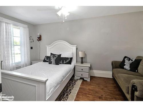 523 Hurontario Street, Collingwood, ON - Indoor Photo Showing Bedroom