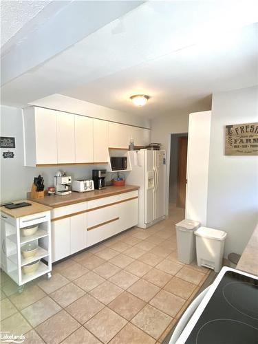 11 Old Trail Rd, Tiny, ON - Indoor Photo Showing Kitchen