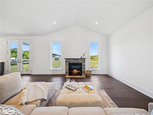 24 Keyzer Drive, Oro-Medonte, ON - Indoor Photo Showing Living Room With Fireplace