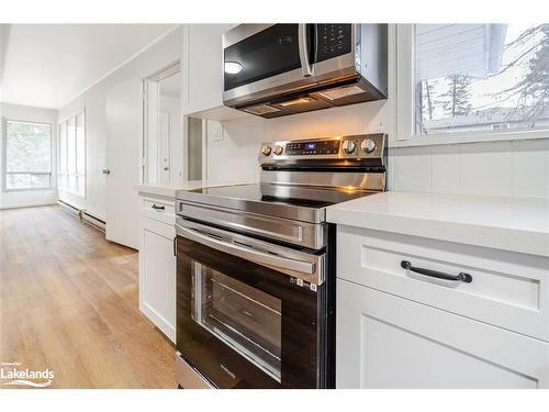 36 Northgate Road, Wasaga Beach, ON - Indoor Photo Showing Kitchen