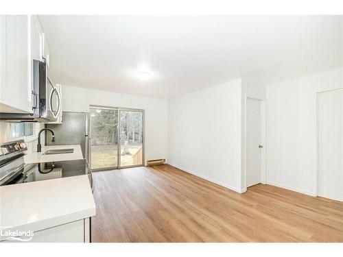 36 Northgate Road, Wasaga Beach, ON - Indoor Photo Showing Kitchen