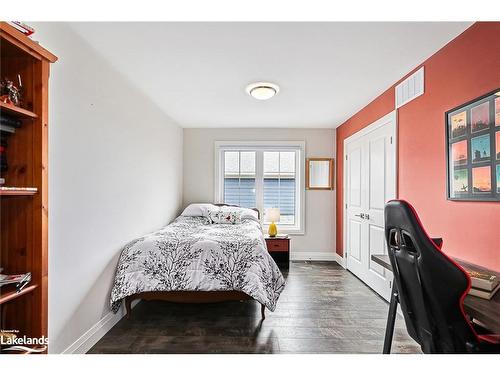 194 Courtland Street, The Blue Mountains, ON - Indoor Photo Showing Bedroom