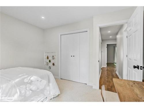 426121 25 Sideroad, Mono, ON - Indoor Photo Showing Bedroom