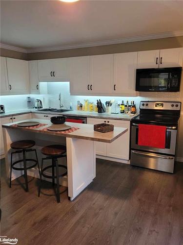 13-891 River Road W, Wasaga Beach, ON - Indoor Photo Showing Kitchen