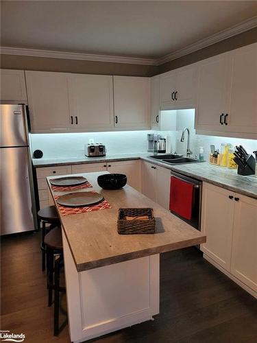 13-891 River Road W, Wasaga Beach, ON - Indoor Photo Showing Kitchen