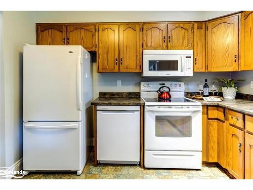 7950 Poplar Sideroad, Collingwood, ON - Indoor Photo Showing Kitchen