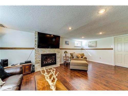 7950 Poplar Sideroad, Collingwood, ON - Indoor Photo Showing Living Room With Fireplace