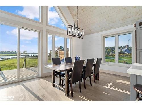 1038 Boyes Bridge Lane, Gravenhurst, ON - Indoor Photo Showing Dining Room