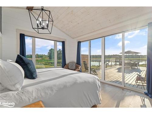 1038 Boyes Bridge Lane, Gravenhurst, ON - Indoor Photo Showing Bedroom