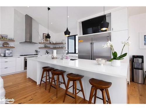 3109 County 124 Road, Clearview, ON - Indoor Photo Showing Kitchen With Stainless Steel Kitchen With Upgraded Kitchen