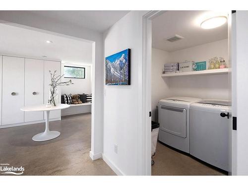 3109 County 124 Road, Clearview, ON - Indoor Photo Showing Laundry Room