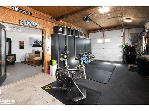 3109 County 124 Road, Clearview, ON - Indoor Photo Showing Garage