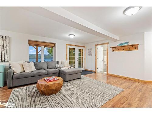 1111 Maplehurst Drive, Huntsville, ON - Indoor Photo Showing Living Room