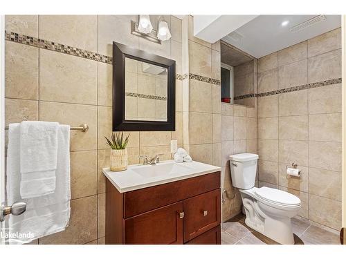 1111 Maplehurst Drive, Huntsville, ON - Indoor Photo Showing Bathroom