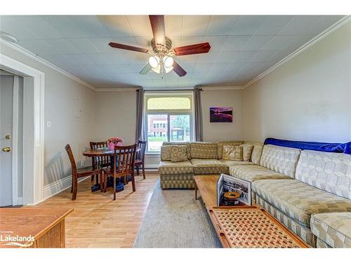 393 Second Street, Collingwood, ON - Indoor Photo Showing Living Room