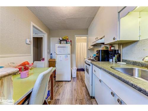 393 Second Street, Collingwood, ON - Indoor Photo Showing Kitchen