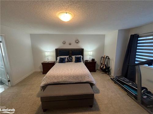 29 Woodstream Drive, Huntsville, ON - Indoor Photo Showing Bedroom