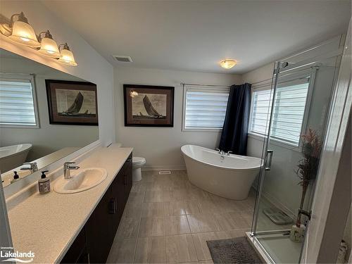 29 Woodstream Drive, Huntsville, ON - Indoor Photo Showing Bathroom