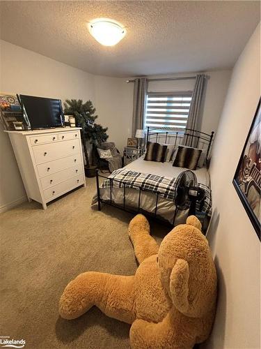 29 Woodstream Drive, Huntsville, ON - Indoor Photo Showing Bedroom