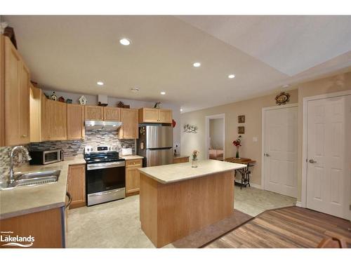 138 Meadow Lane, Wasaga Beach, ON - Indoor Photo Showing Kitchen With Stainless Steel Kitchen With Double Sink