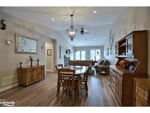 138 Meadow Lane, Wasaga Beach, ON - Indoor Photo Showing Dining Room