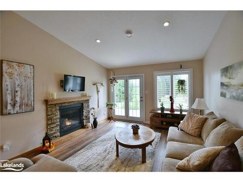 138 Meadow Lane, Wasaga Beach, ON - Indoor Photo Showing Living Room With Fireplace