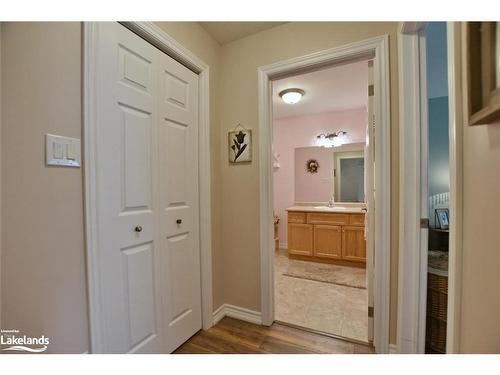 138 Meadow Lane, Wasaga Beach, ON - Indoor Photo Showing Other Room