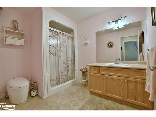 138 Meadow Lane, Wasaga Beach, ON - Indoor Photo Showing Bathroom