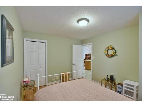 138 Meadow Lane, Wasaga Beach, ON - Indoor Photo Showing Other Room