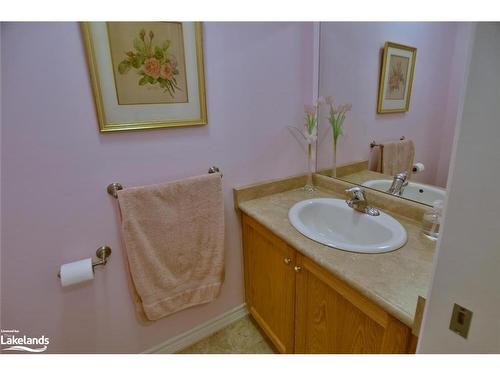 138 Meadow Lane, Wasaga Beach, ON - Indoor Photo Showing Bathroom