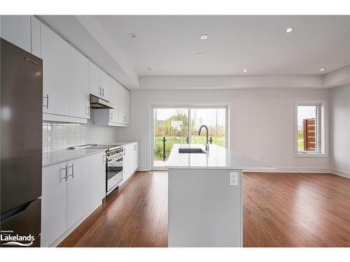 20-117 Sladden Court, Thornbury, ON - Indoor Photo Showing Kitchen