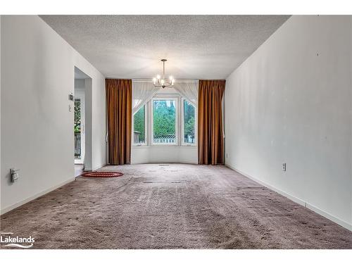 1100 Springbrook Crescent, Oakville, ON - Indoor Photo Showing Other Room