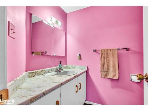 1100 Springbrook Crescent, Oakville, ON - Indoor Photo Showing Bathroom