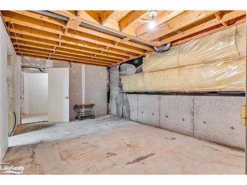 1100 Springbrook Crescent, Oakville, ON - Indoor Photo Showing Basement