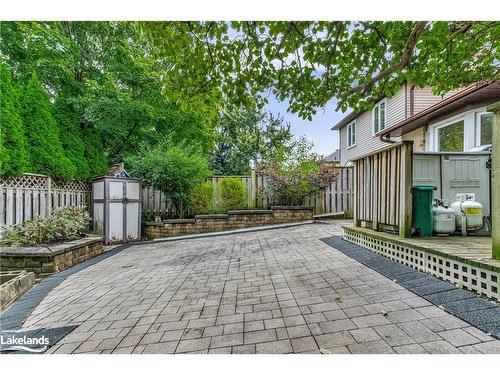 1100 Springbrook Crescent, Oakville, ON - Outdoor