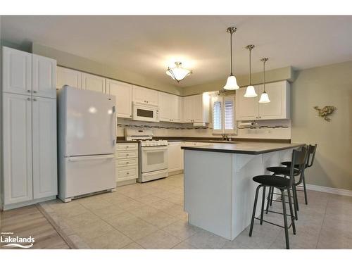 28 Cherry Sands Crescent, Wasaga Beach, ON - Indoor Photo Showing Kitchen