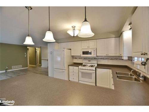 28 Cherry Sands Crescent, Wasaga Beach, ON - Indoor Photo Showing Kitchen With Double Sink