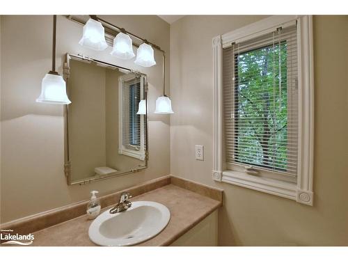 28 Cherry Sands Crescent, Wasaga Beach, ON - Indoor Photo Showing Bathroom