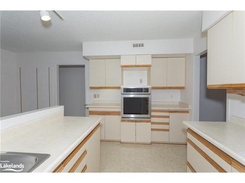 23 Sadler Drive, Bracebridge, ON - Indoor Photo Showing Kitchen