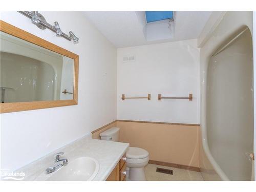 23 Sadler Drive, Bracebridge, ON - Indoor Photo Showing Bathroom