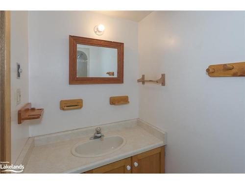 23 Sadler Drive, Bracebridge, ON - Indoor Photo Showing Bathroom