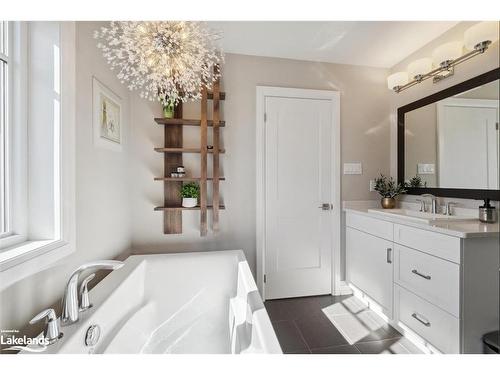 62 Foley Crescent, Collingwood, ON - Indoor Photo Showing Bathroom