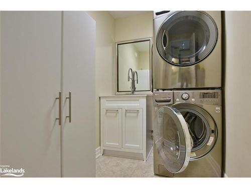 161 New York Avenue, Wasaga Beach, ON - Indoor Photo Showing Laundry Room