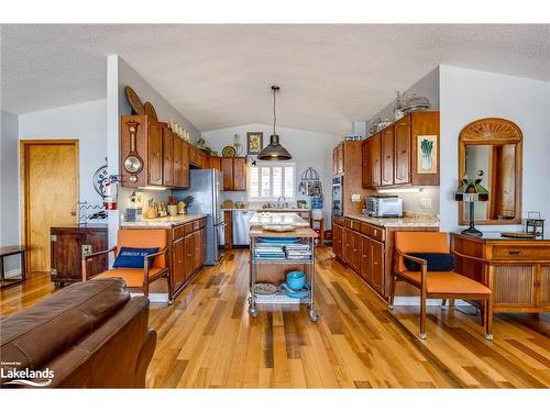 874 Tiny Beaches Road S, Tiny, ON - Indoor Photo Showing Kitchen