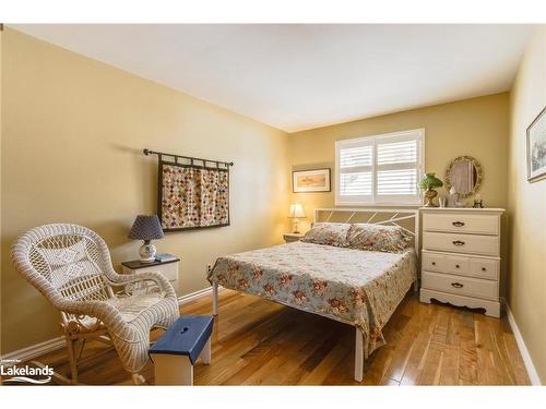 874 Tiny Beaches Road S, Tiny, ON - Indoor Photo Showing Bedroom