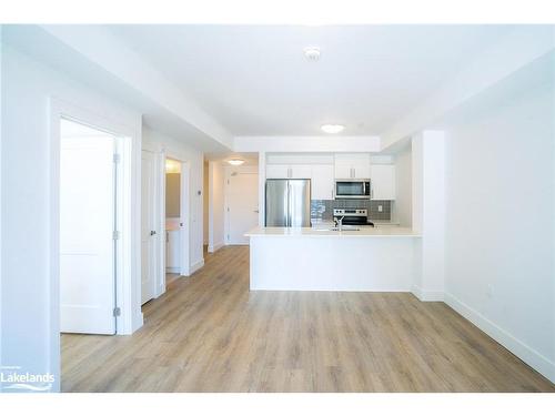 124-4 Kimberly Lane, Collingwood, ON - Indoor Photo Showing Kitchen