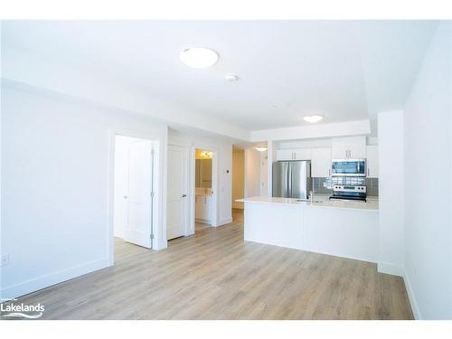 124-4 Kimberly Lane, Collingwood, ON - Indoor Photo Showing Kitchen