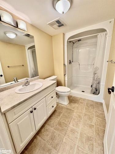 302-24 Dairy Lane, Huntsville, ON - Indoor Photo Showing Bathroom